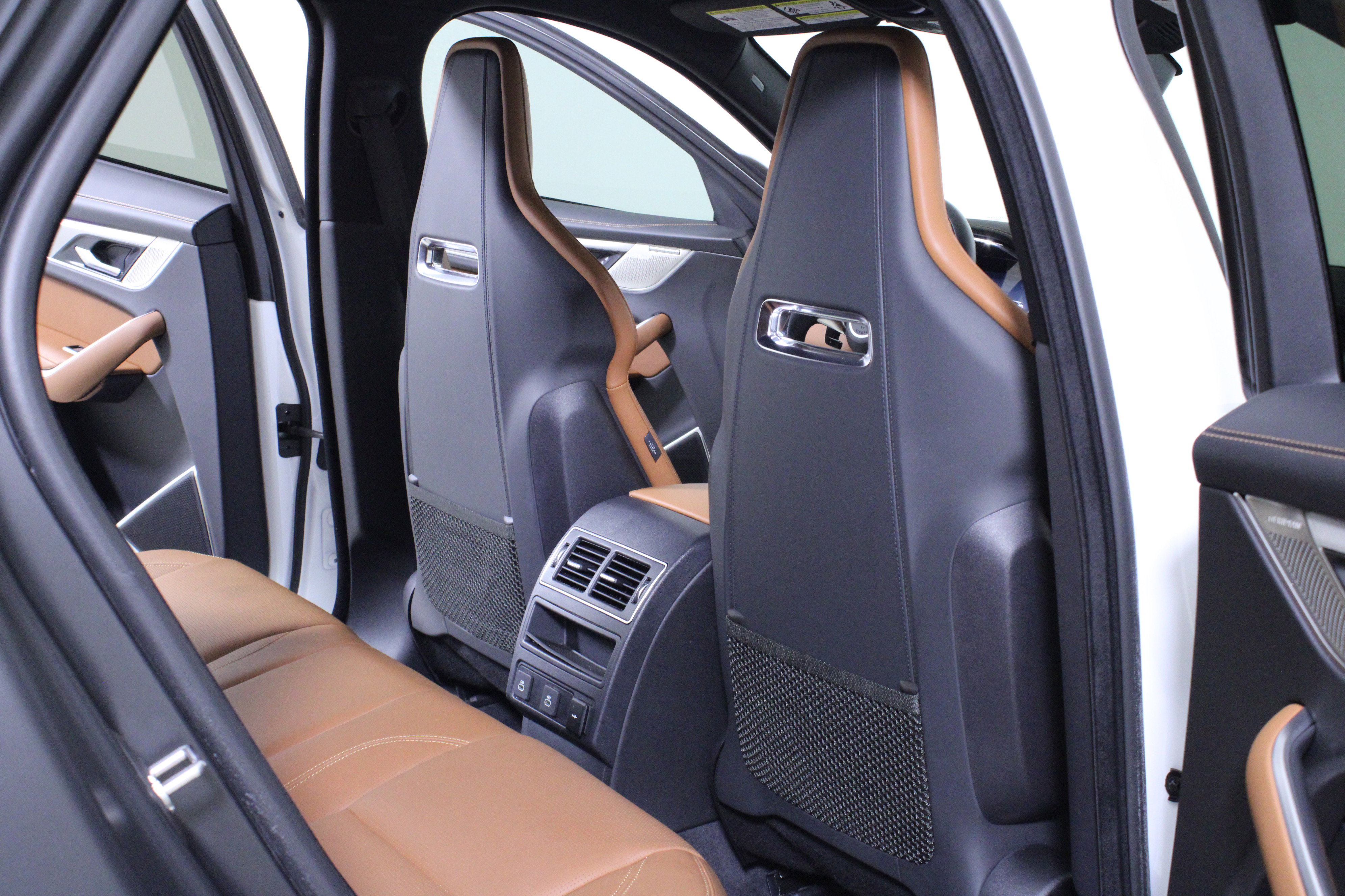 Certified 2025 Jaguar F-PACE R-Dynamic S AWD/4WD image 12