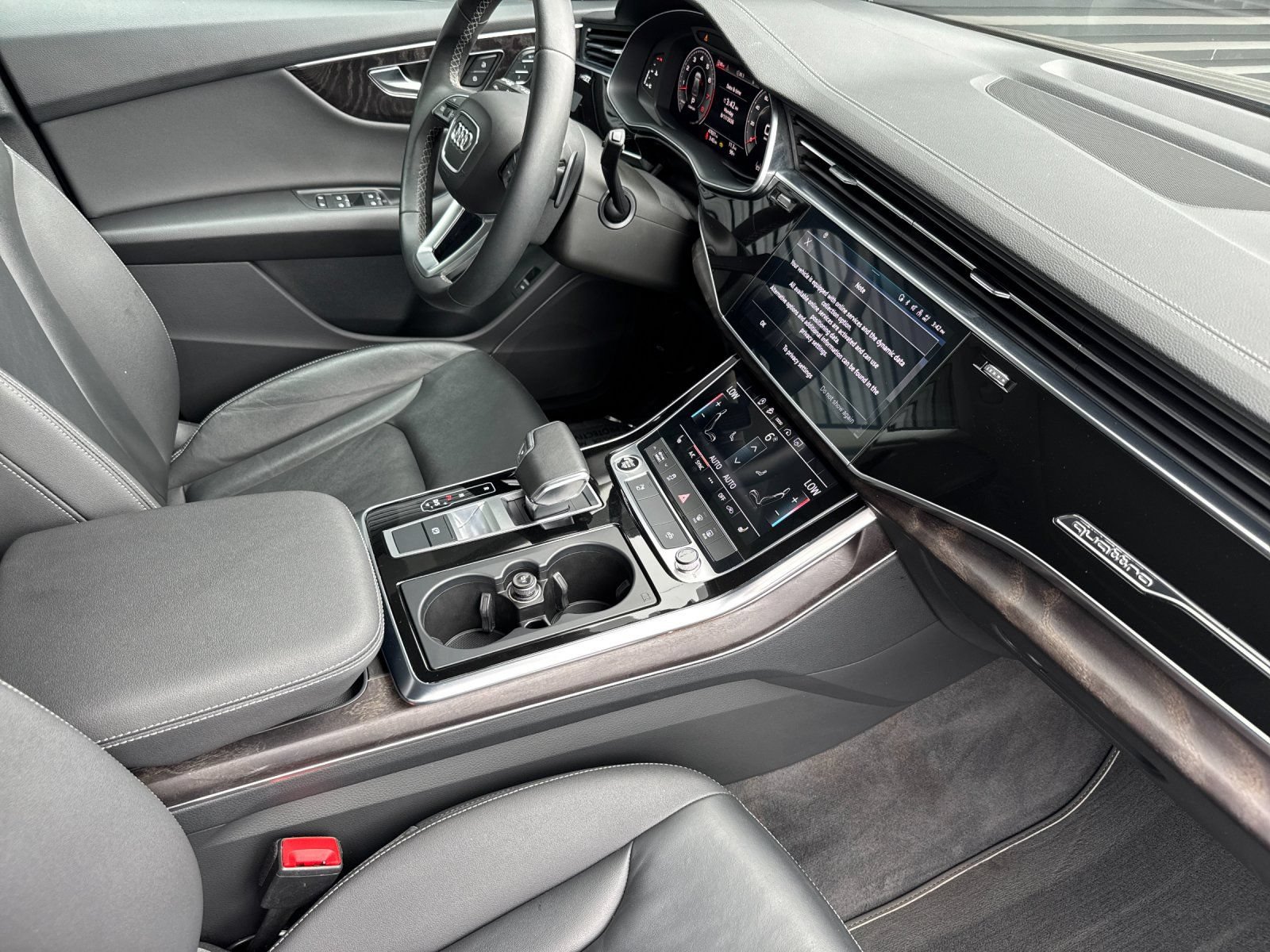 Used 2023 Audi Q8 Premium w/ Convenience Package AWD/4WD image 16