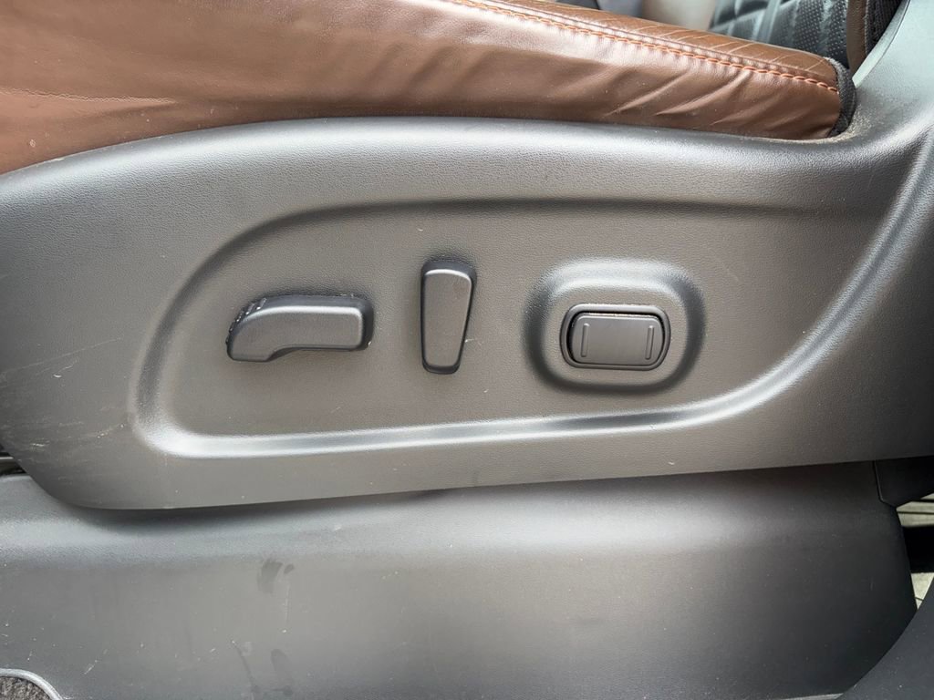 Used 2019 Nissan Titan Platinum Reserve w/ Platinum Utility Package image 20