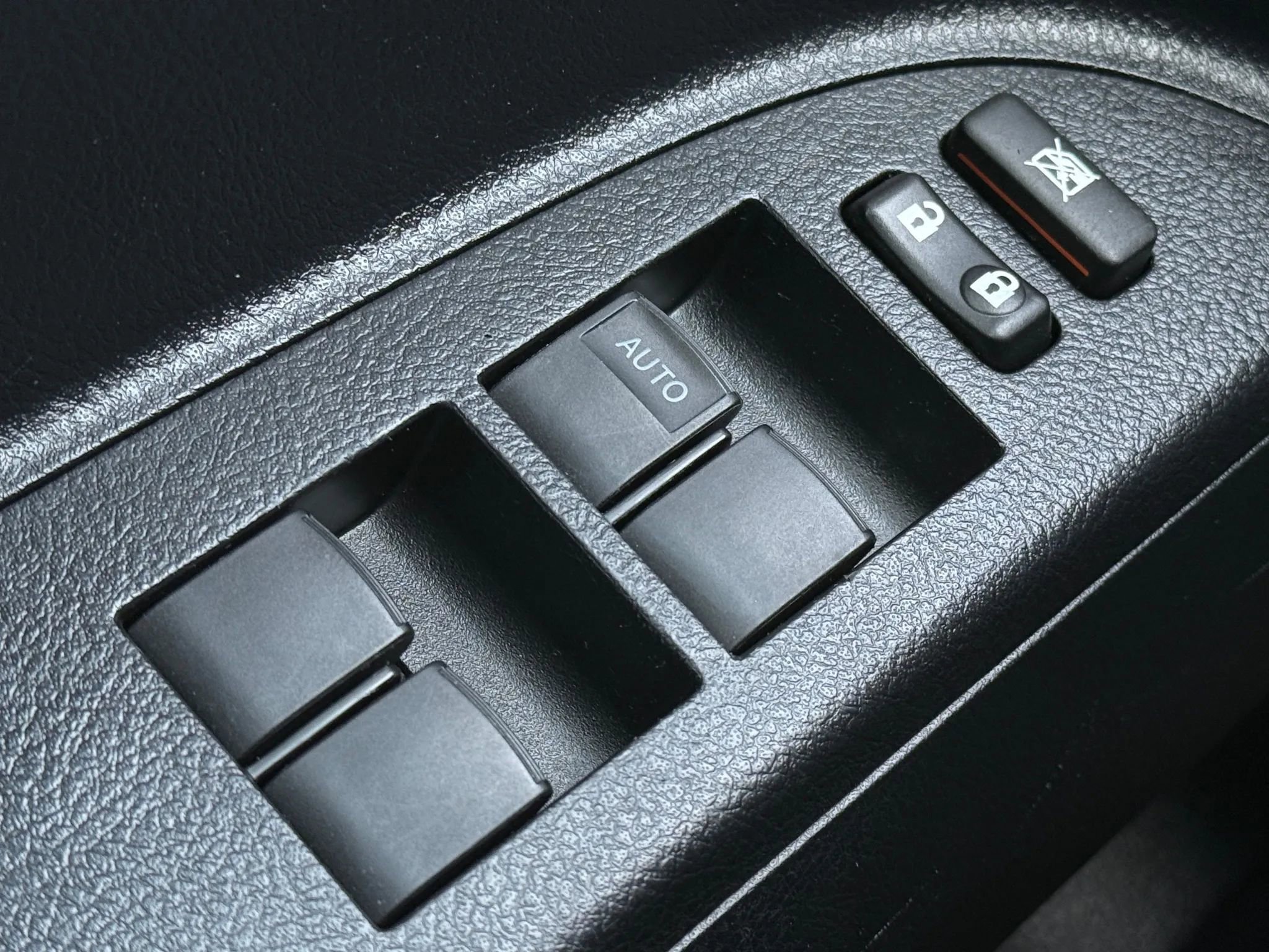 Used 2010 Toyota Highlander SE image 23