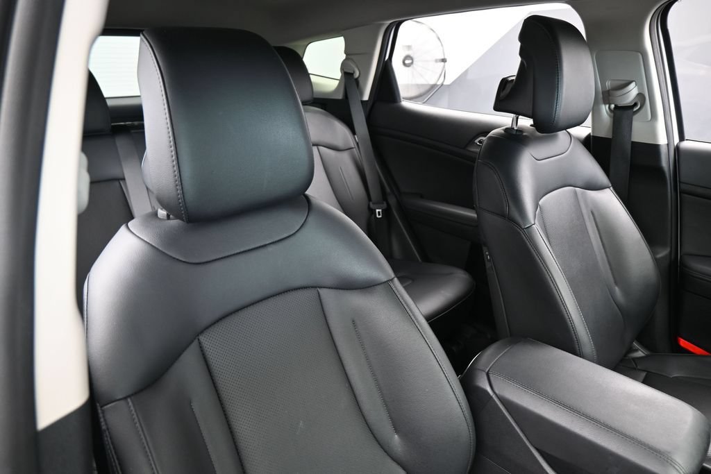 Used 2025 Kia Sportage EX FWD image 43