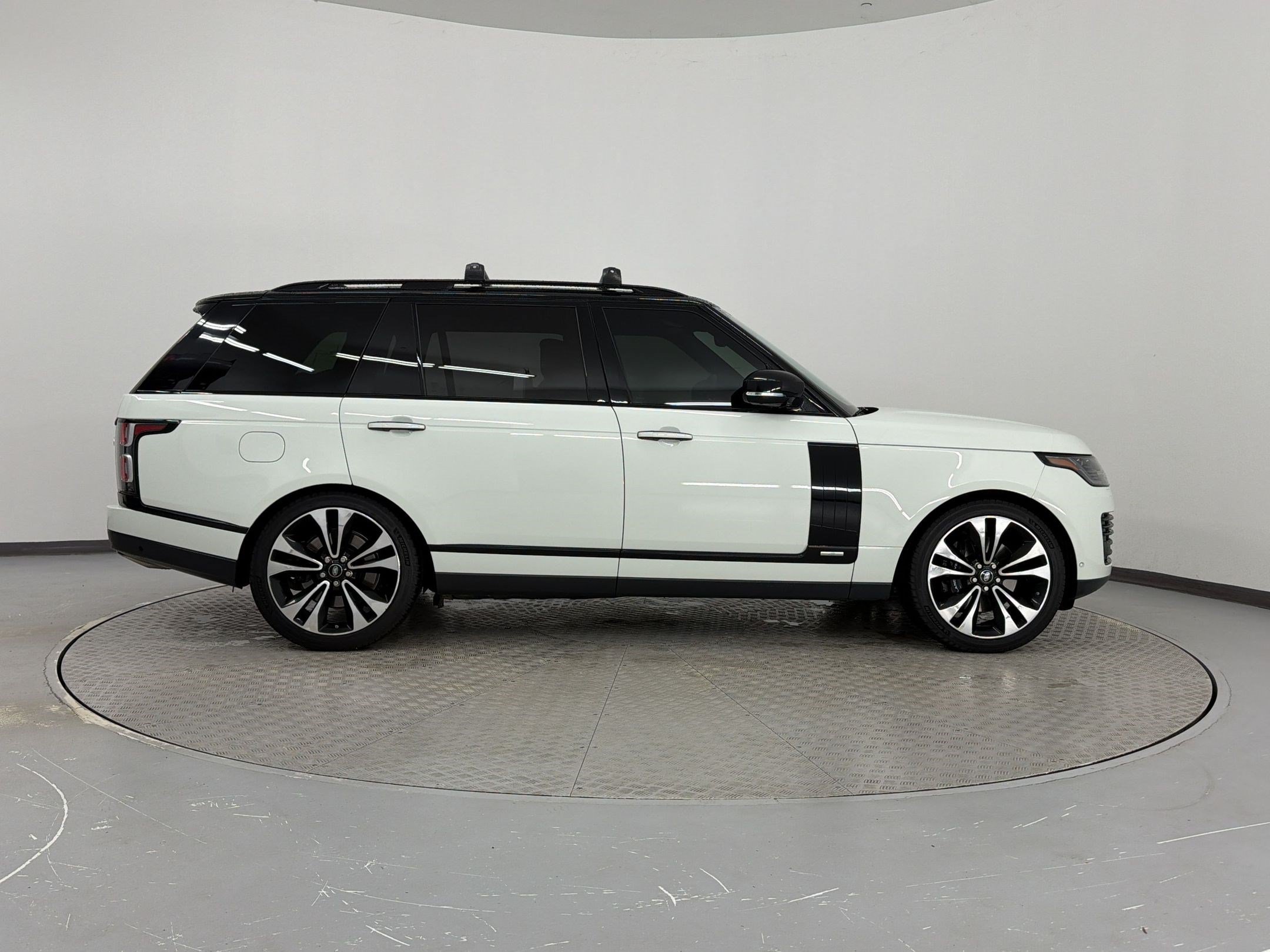 Used 2021 Land Rover Range Rover Autobiography Fifty Edition AWD/4WD image 8