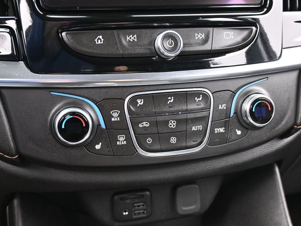 Used 2020 Chevrolet Traverse LT w/ LT Premium Package image 33