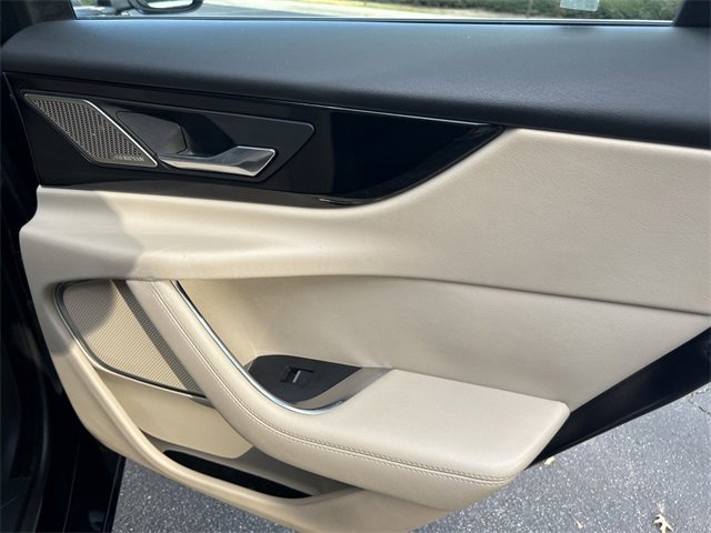 Used 2020 Jaguar XE S image 29