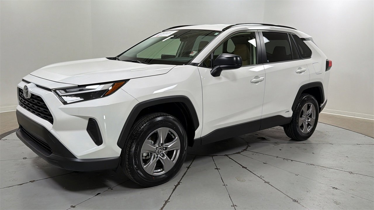 Certified 2025 Toyota RAV4 LE image 1