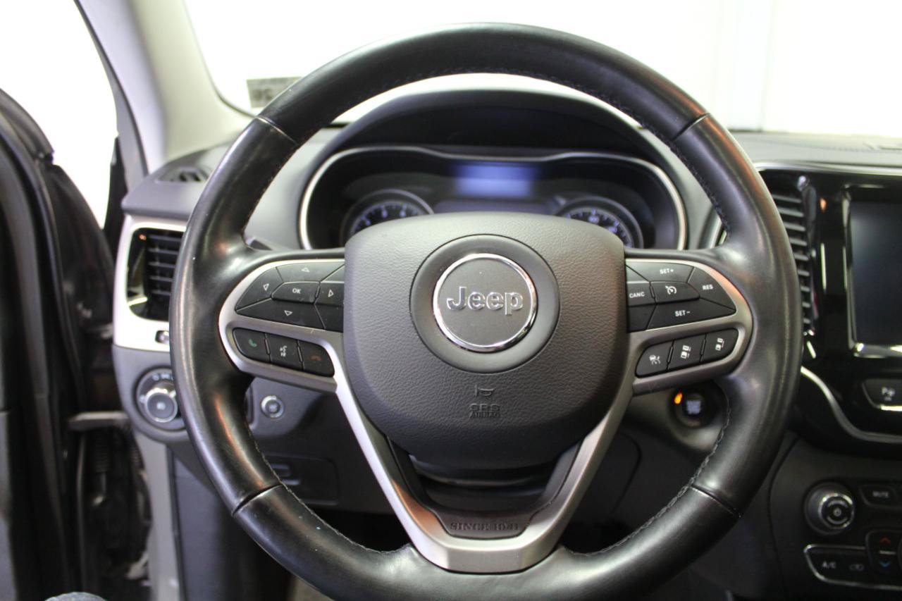 Used 2021 Jeep Cherokee Limited w/ Elite Package AWD/4WD image 8