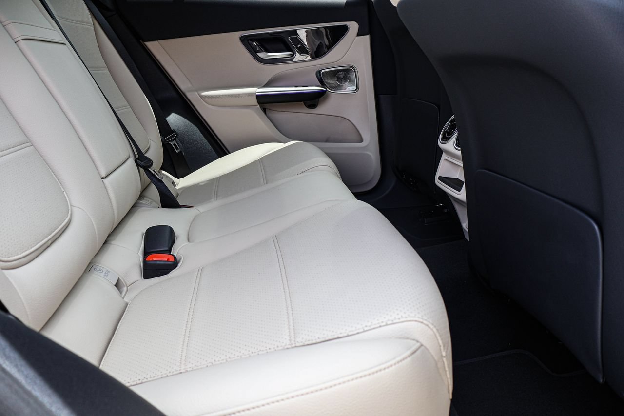 New 2026 Mercedes-Benz GLC 300 4MATIC image 37