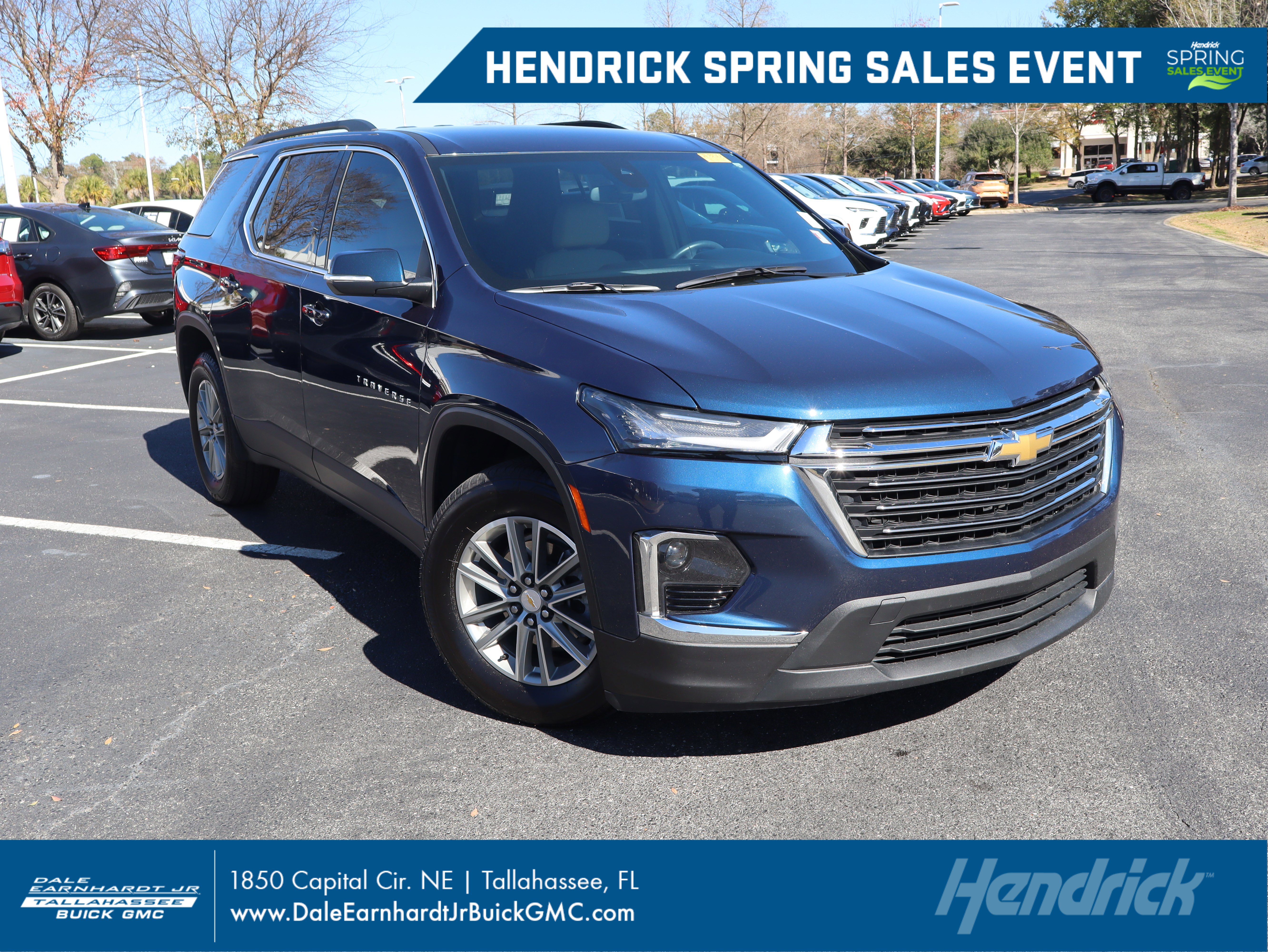 Used 2023 Chevrolet Traverse LT
