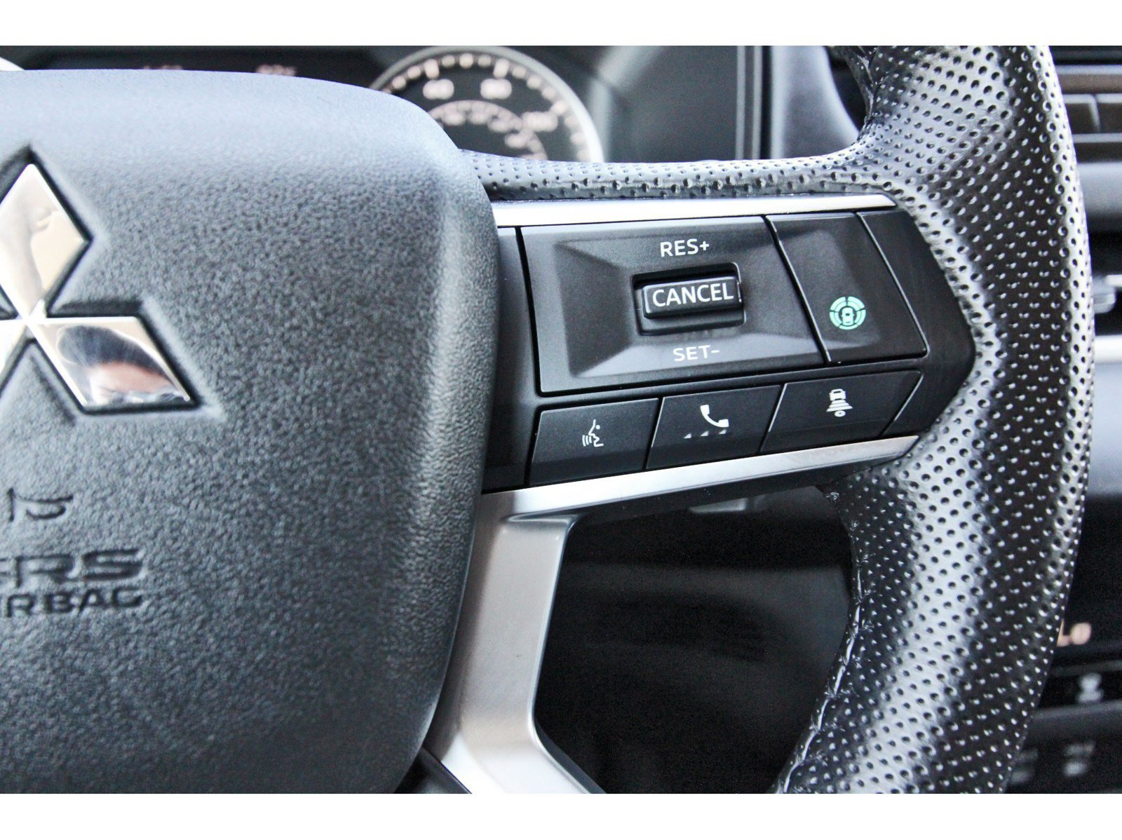Used 2025 Mitsubishi Outlander SE FWD image 20