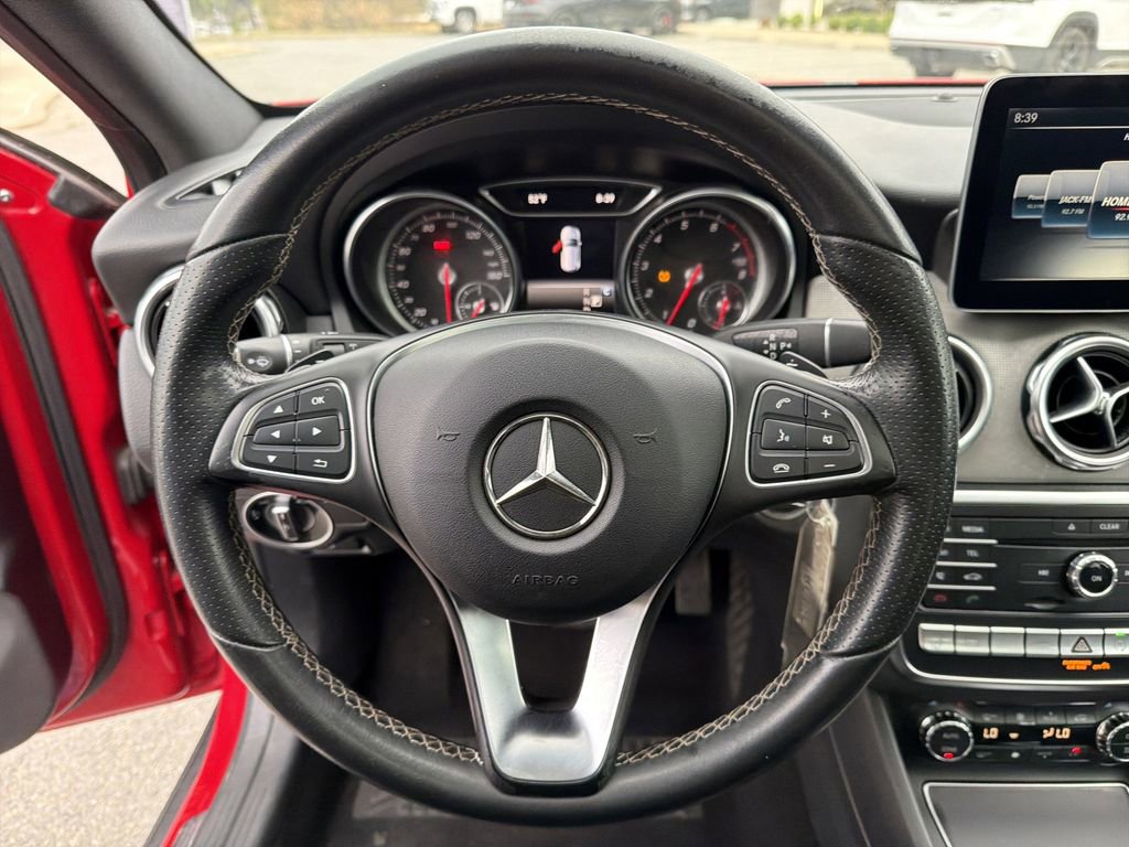 Used 2018 Mercedes-Benz GLA 250 4MATIC image 25
