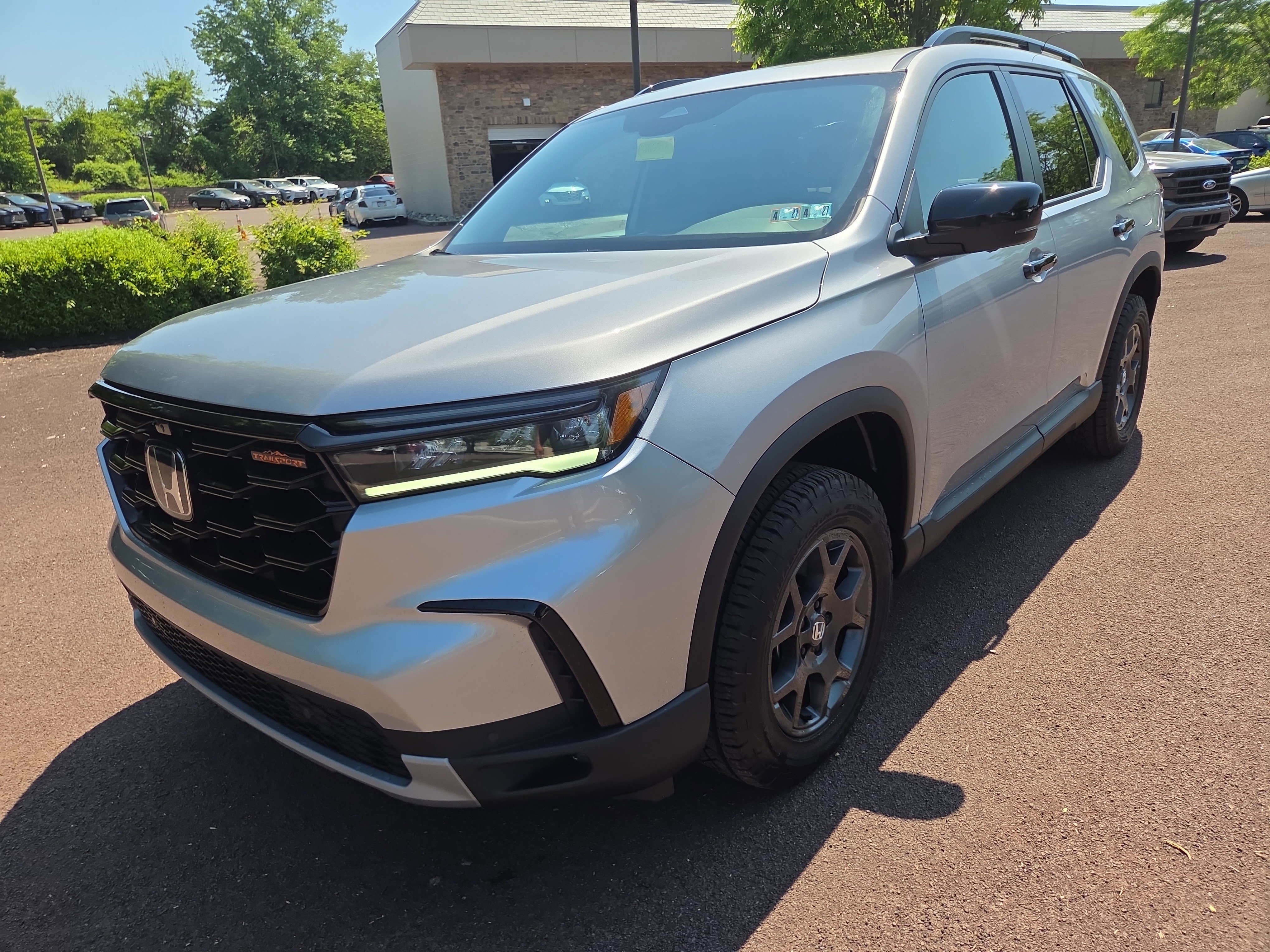 Used 2025 Honda Pilot TrailSport image 7