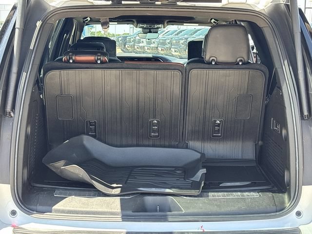 Used 2023 GMC Yukon Denali Ultimate AWD/4WD image 29