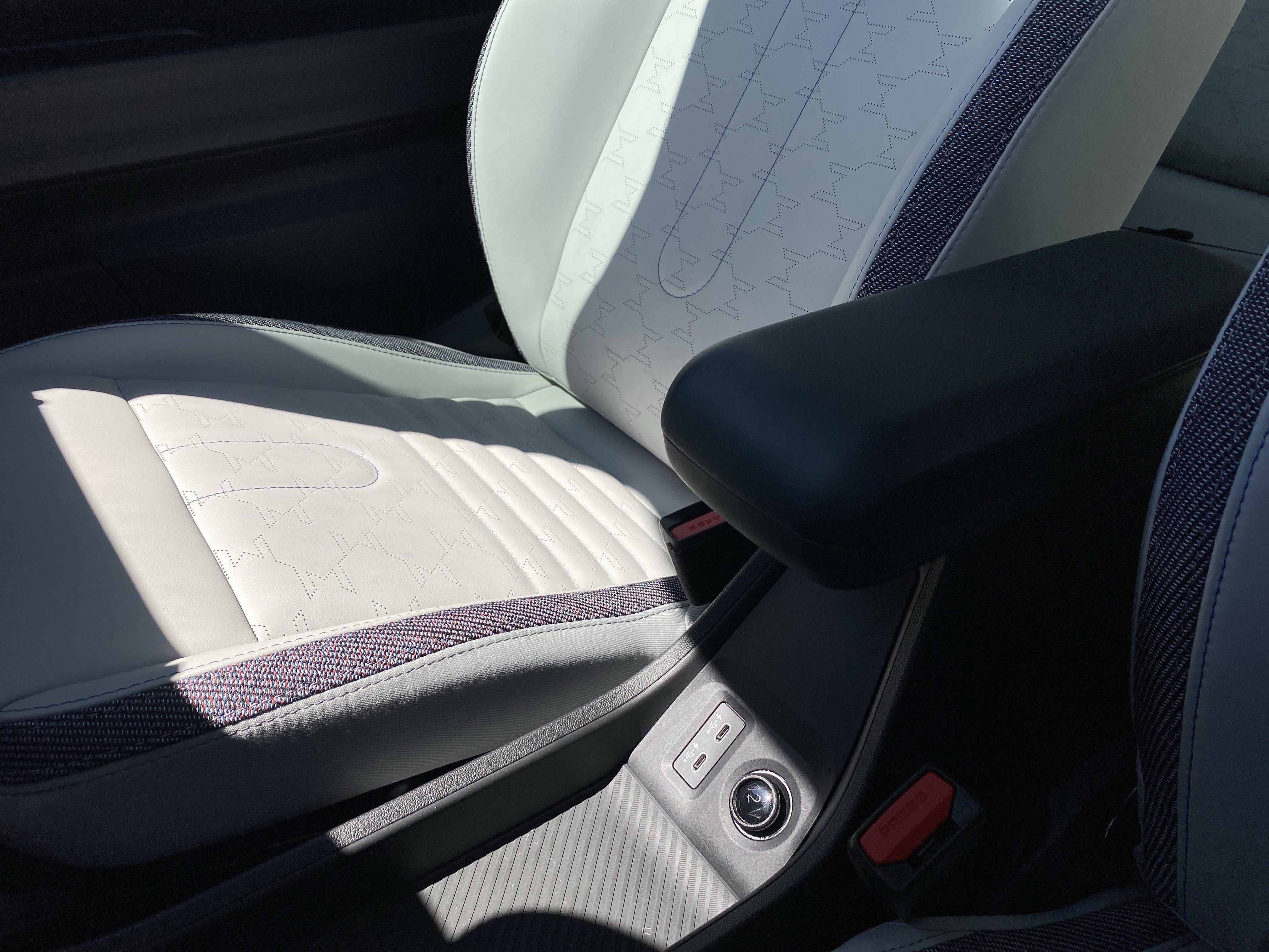 Certified 2025 MINI Cooper S image 39