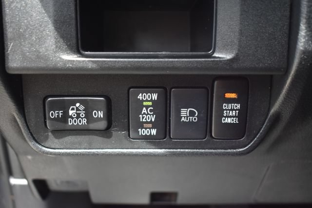 Used 2018 Toyota Tacoma SR5 AWD/4WD image 21
