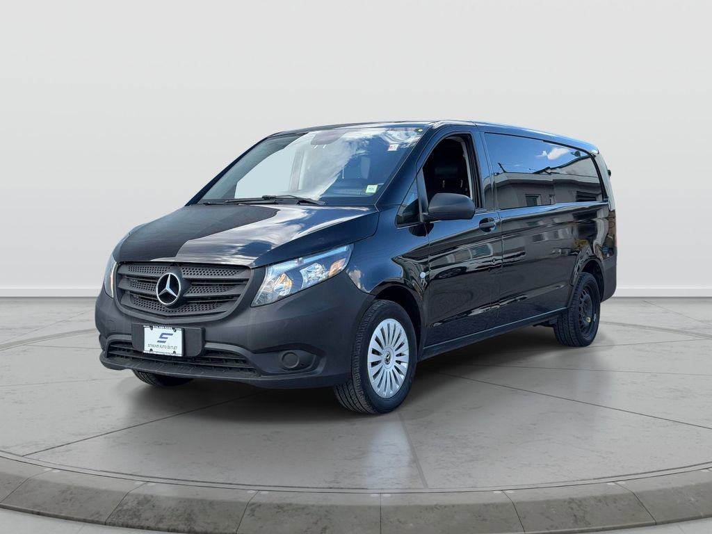 Used 2021 Mercedes-Benz Metris image 3