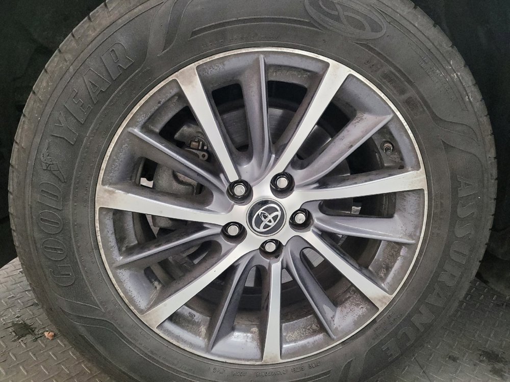 Used 2019 Toyota Highlander XLE image 31