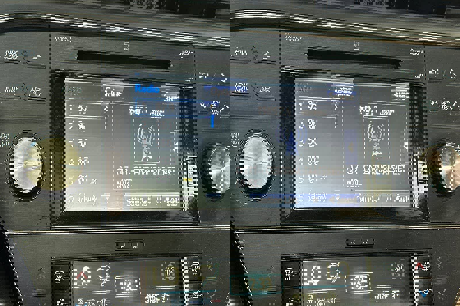 Used 2016 Toyota Avalon Limited w/ Toyota Safety Sense Package image 17