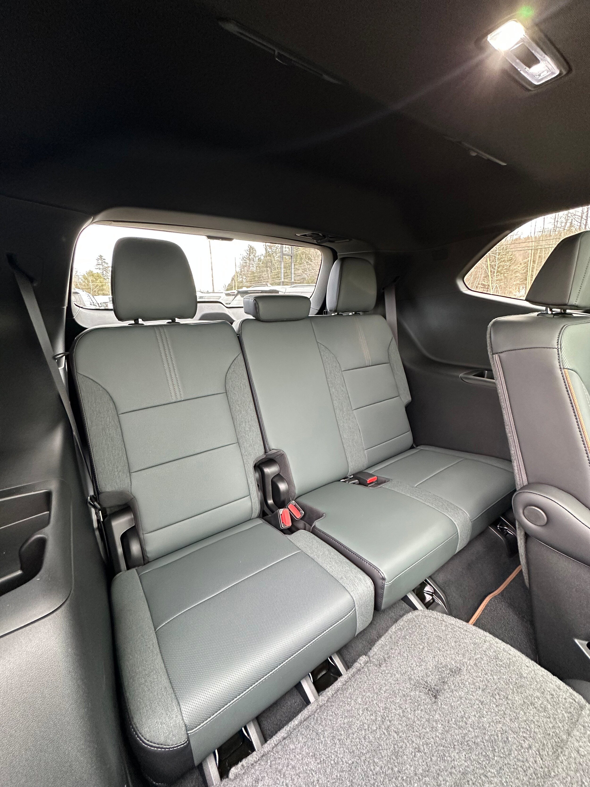 New 2026 GMC Acadia AT4 w/ Luxury Package AWD/4WD image 23