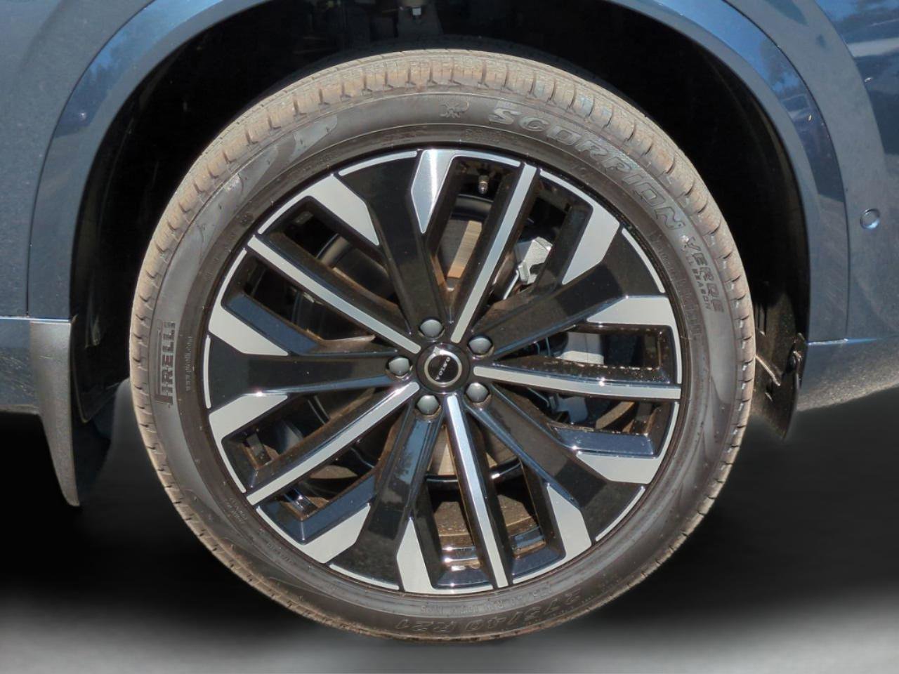 New 2026 Volvo XC90 B6 Plus image 27