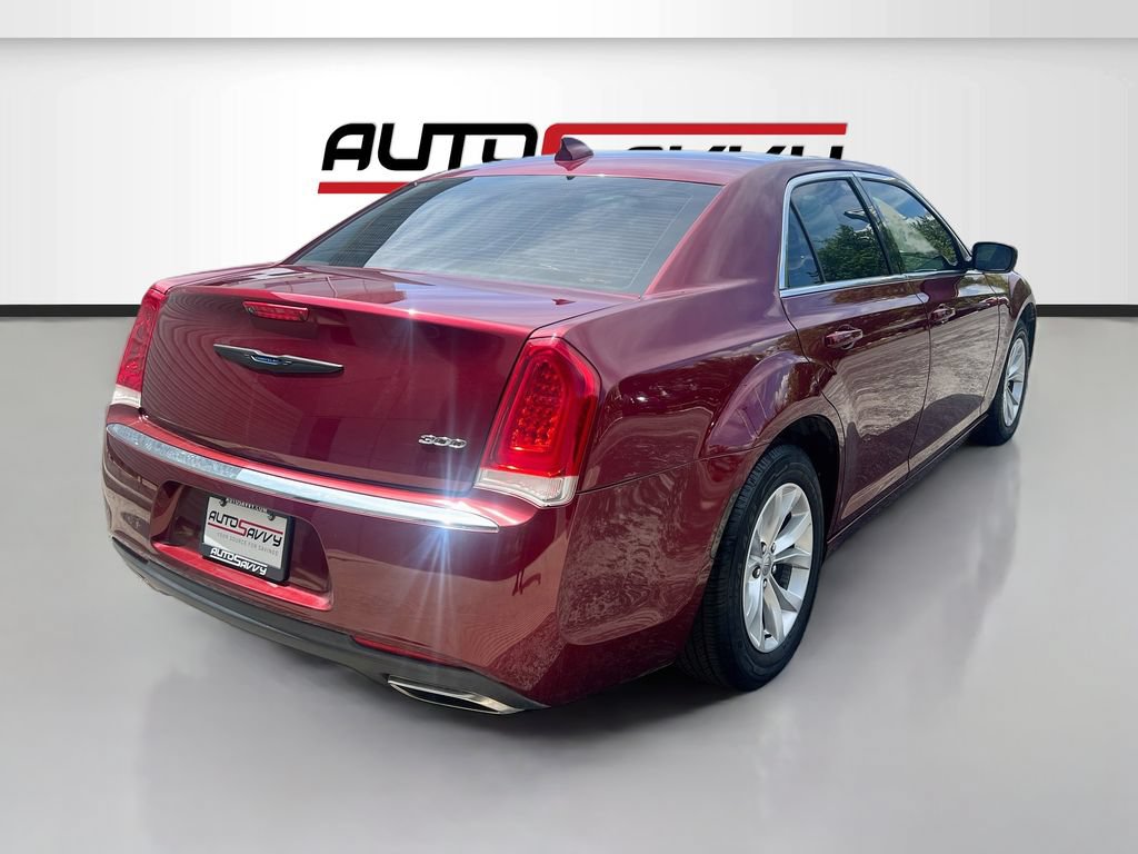 Used 2020 Chrysler 300 Touring RWD image 7
