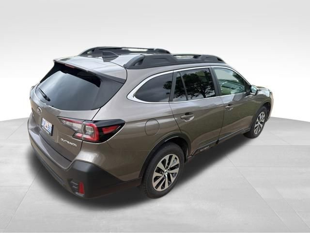 Used 2021 Subaru Outback Premium image 3