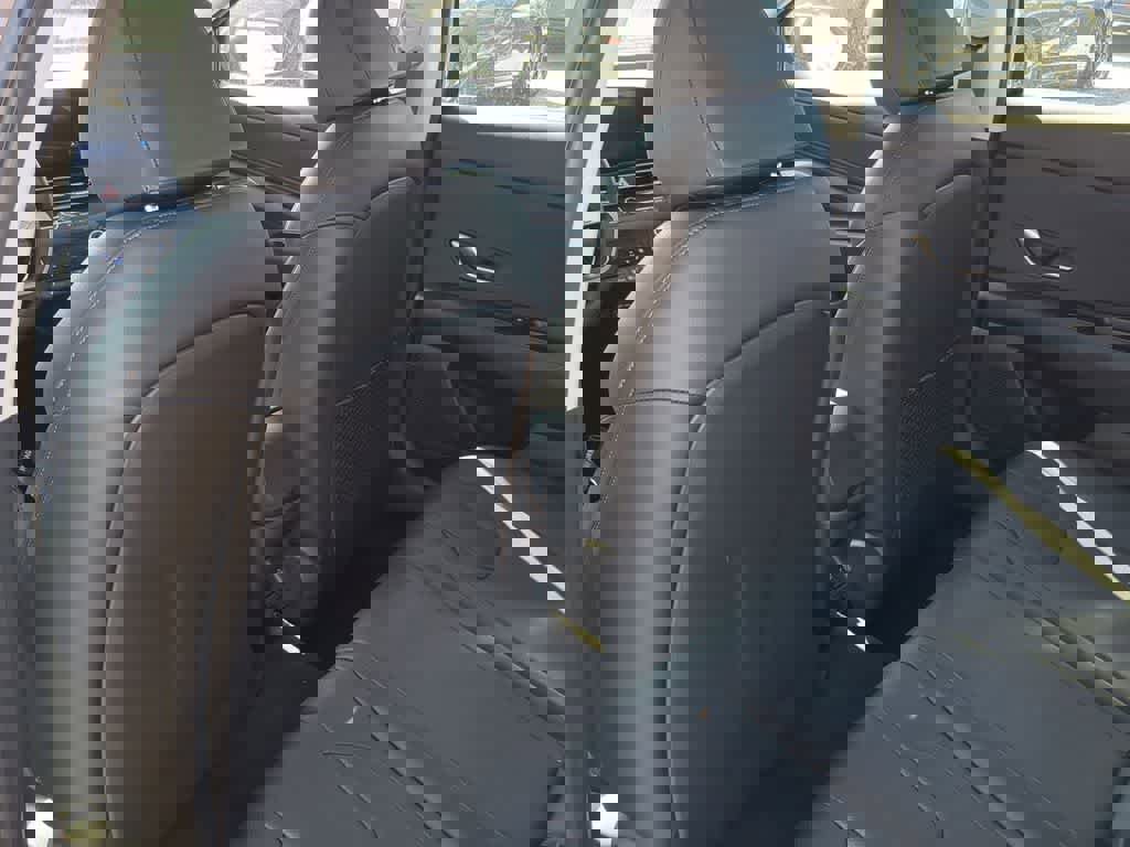 New 2026 Hyundai Elantra Limited image 19