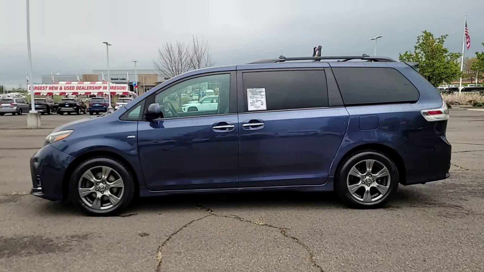 Used 2019 Toyota Sienna SE w/ SE Preferred Package AWD/4WD image 5