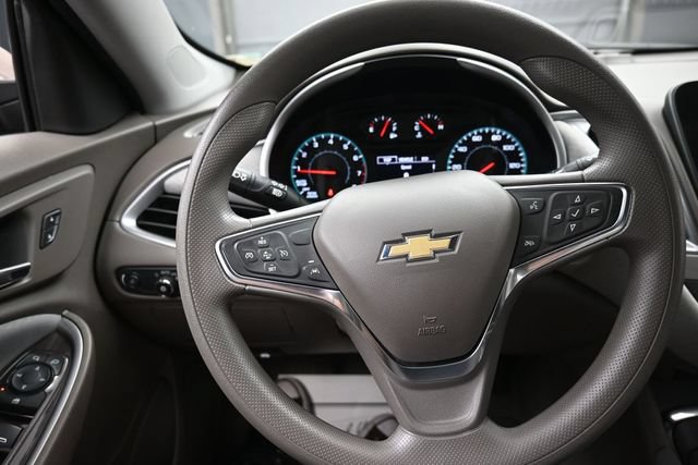 Used 2025 Chevrolet Malibu LT FWD image 8