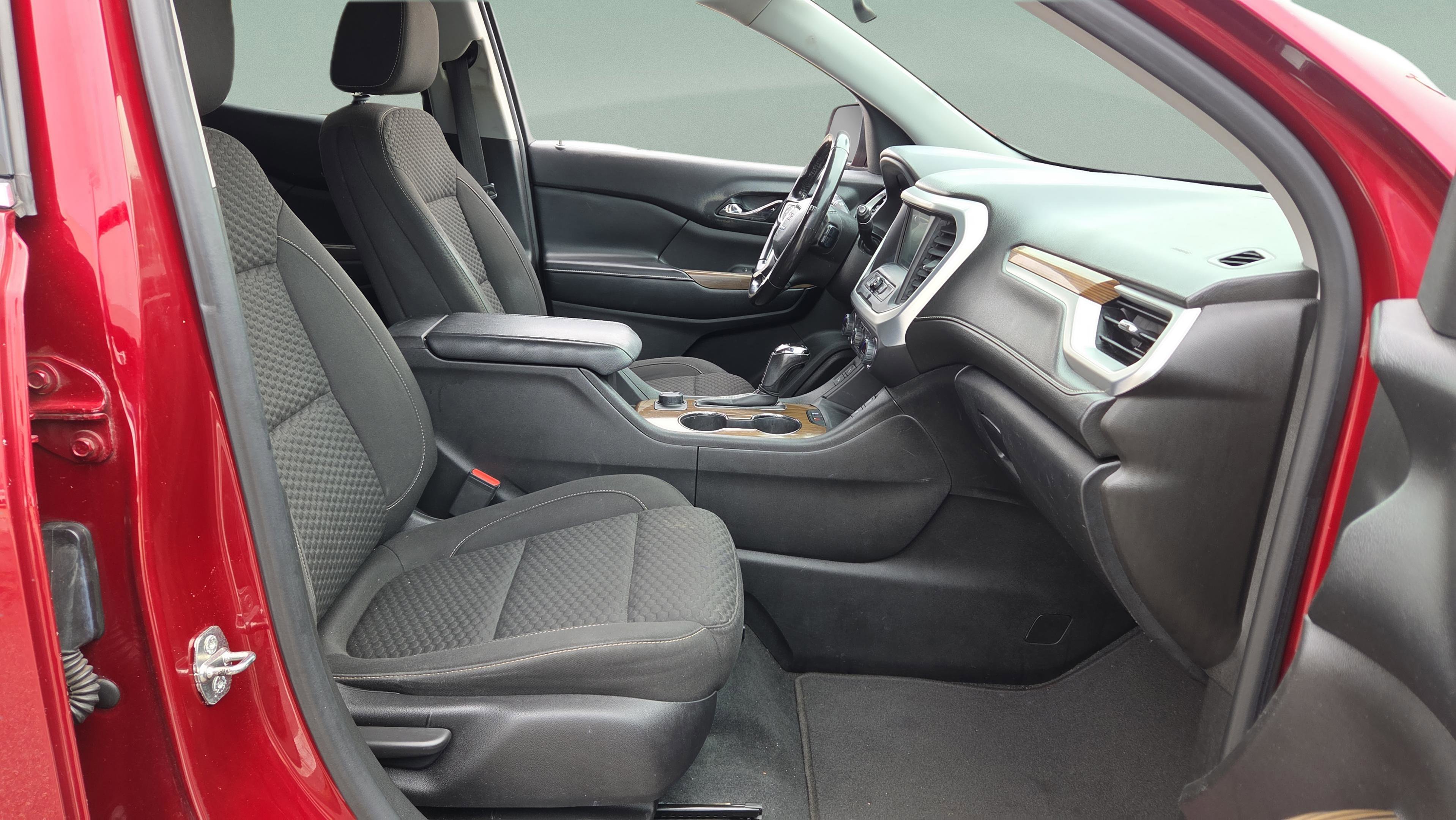 Used 2018 GMC Acadia SLE image 19