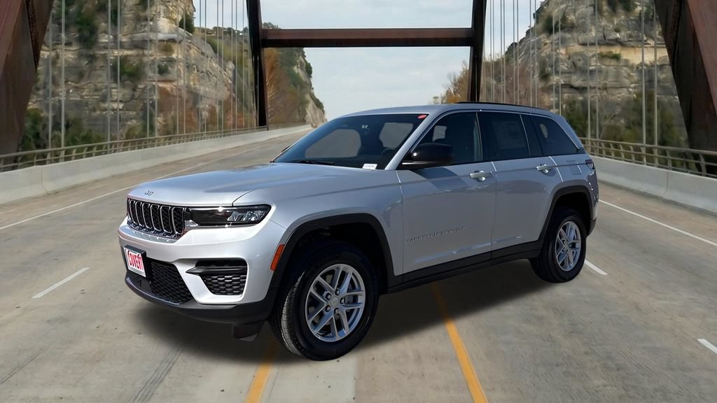 New 2026 Jeep Grand Cherokee Laredo RWD image 3