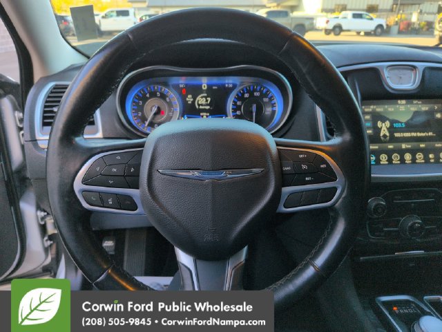 Used 2019 Chrysler 300 Touring RWD image 14
