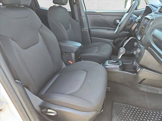 Used 2023 Jeep Renegade Latitude AWD/4WD image 20