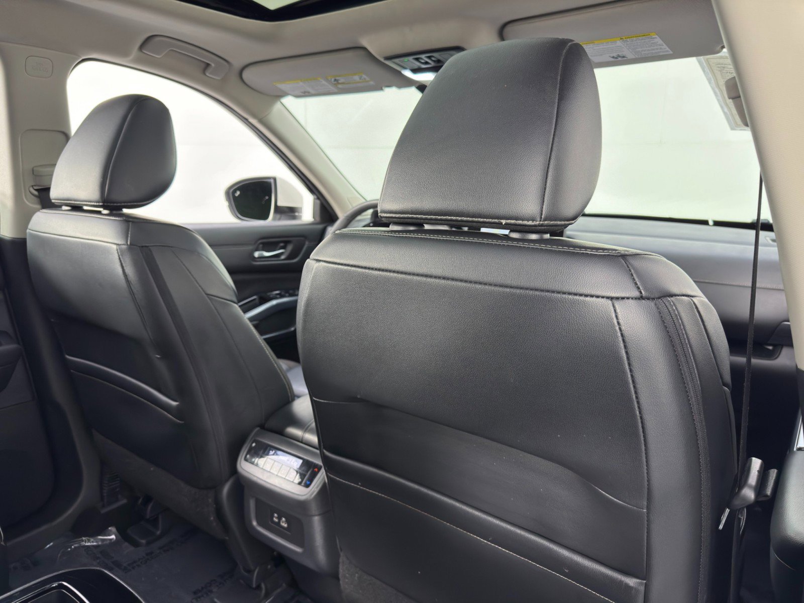 Used 2023 Nissan Pathfinder SL w/ SL Premium Package image 34