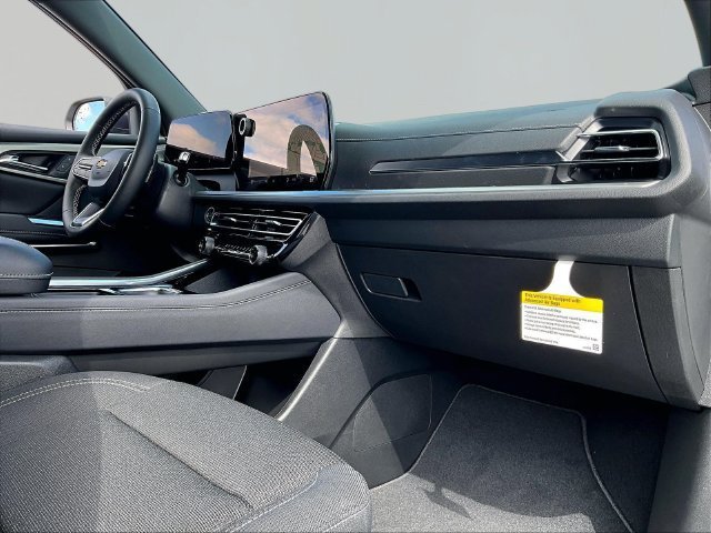 New 2027 Chevrolet Traverse LT FWD image 9