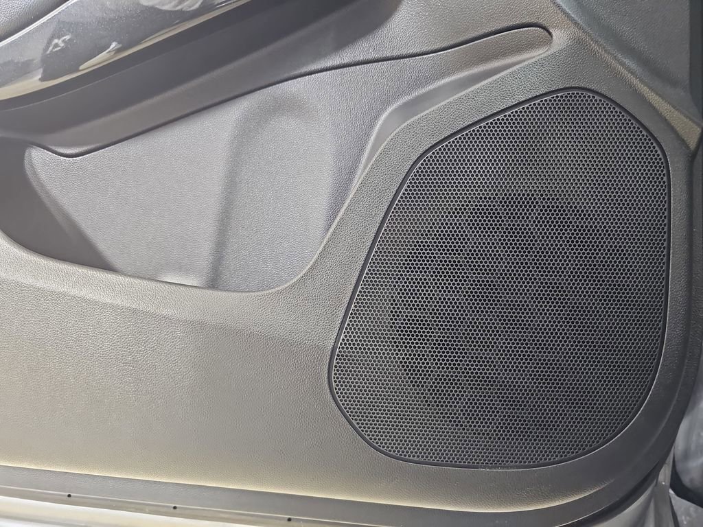 Certified 2024 Chevrolet Trax LT w/ Driver Confidence Package image 33