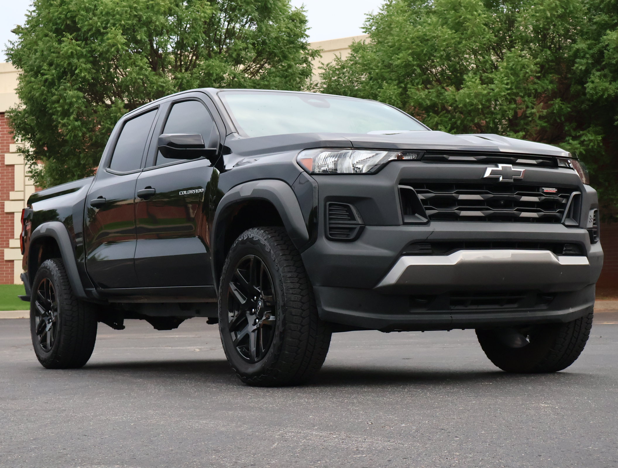 Certified 2024 Chevrolet Colorado Trail Boss w/ Technology Package AWD/4WD image 1