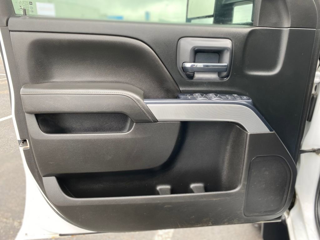 Used 2018 Chevrolet Silverado 1500 LT w/ All Star Edition image 19