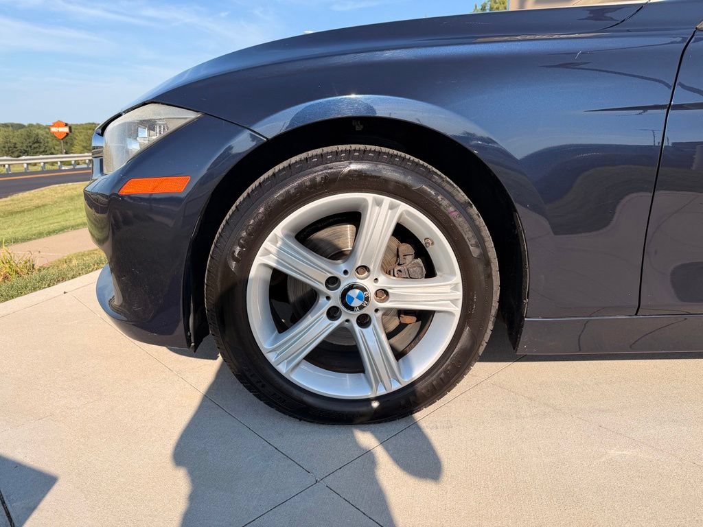 Used 2013 BMW 328i xDrive Sedan AWD/4WD image 14
