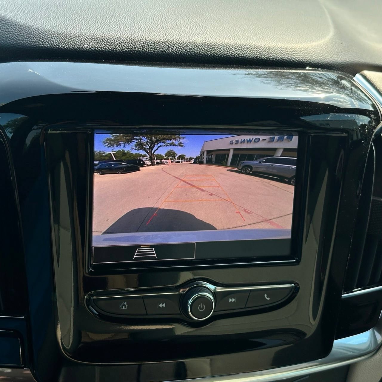 Certified 2023 Chevrolet Traverse LS w/ Safety Package FWD image 18