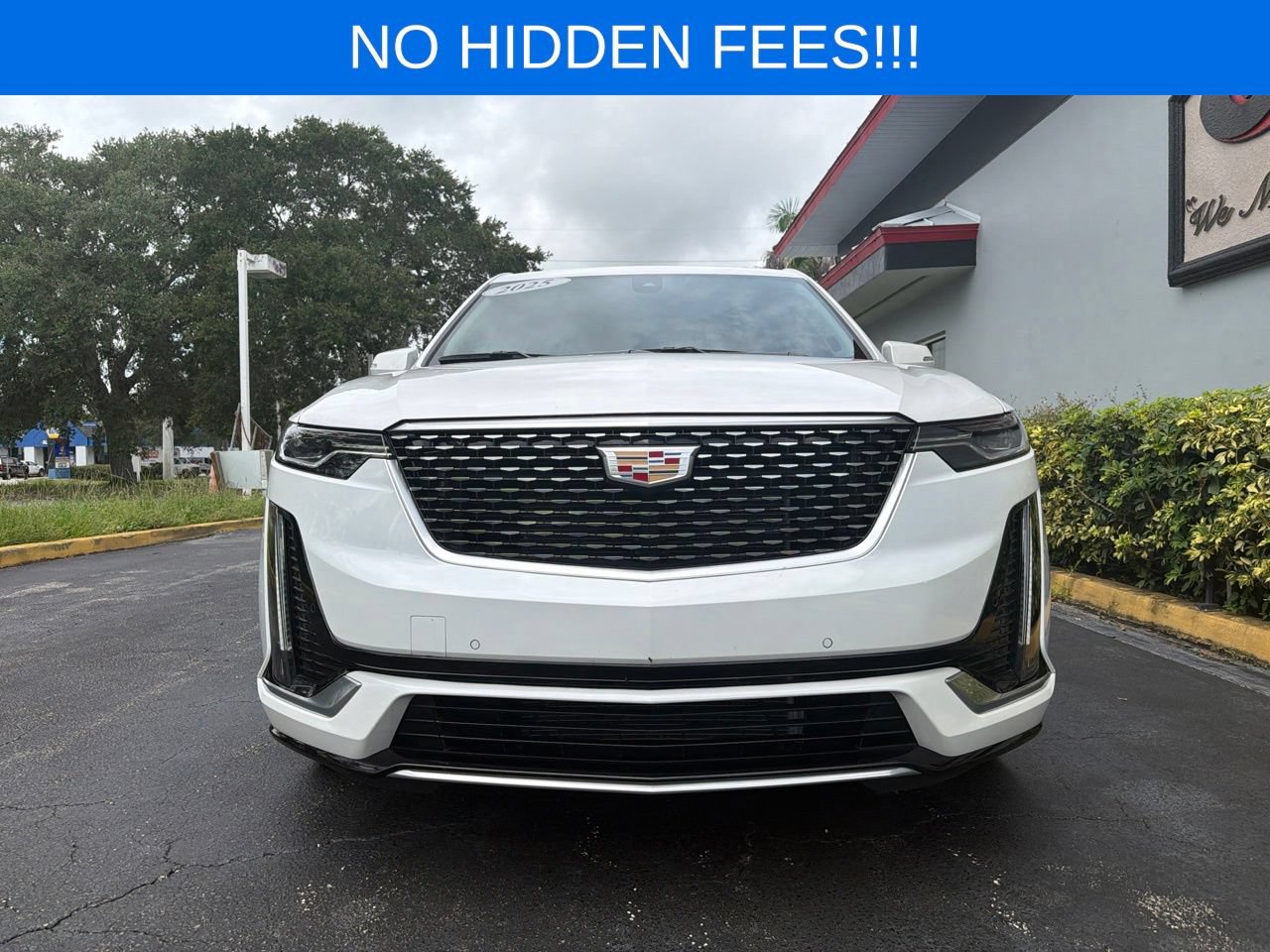 Used 2025 Cadillac XT6 Premium Luxury w/ LPO, Floor Liner Package FWD image 4