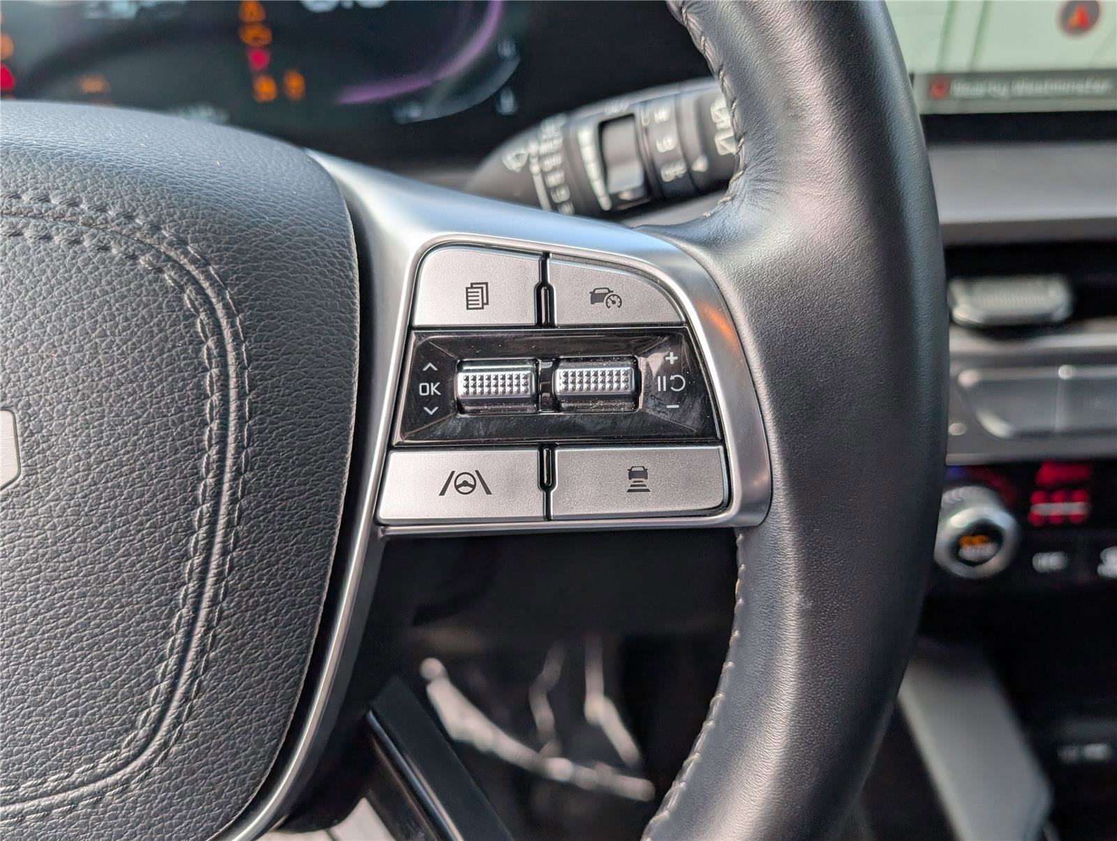 Used 2024 Kia Telluride LX image 21