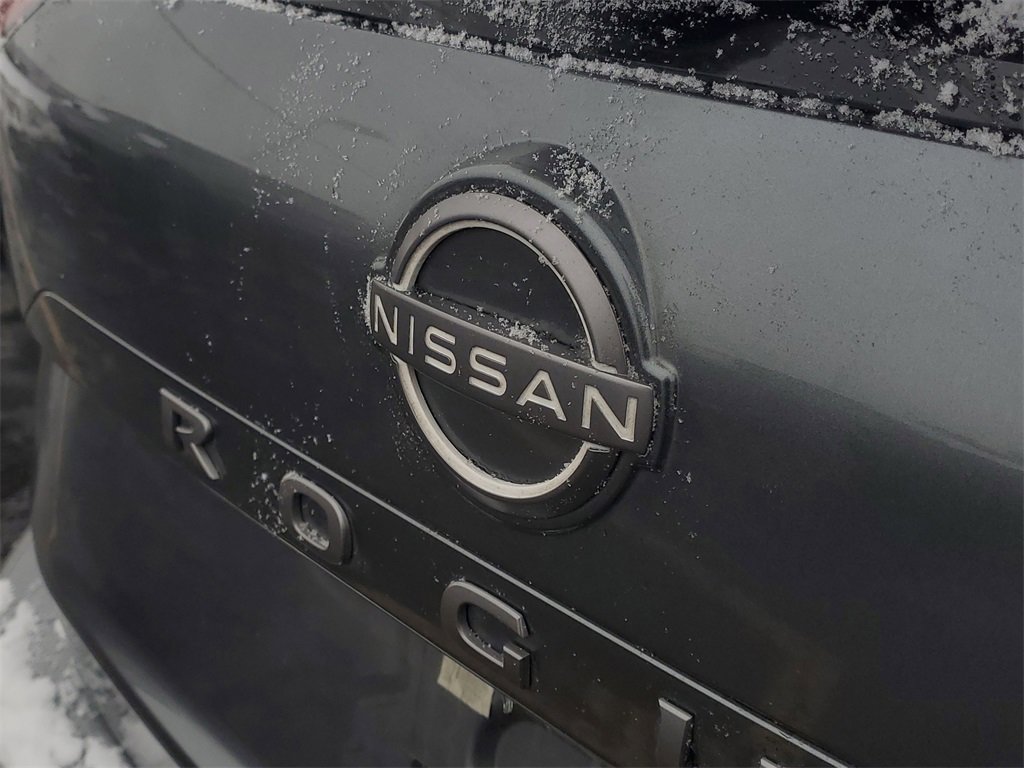 Used 2024 Nissan Rogue S image 7