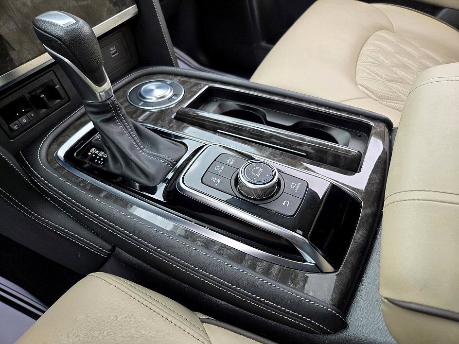 Certified 2024 Nissan Armada Platinum image 16