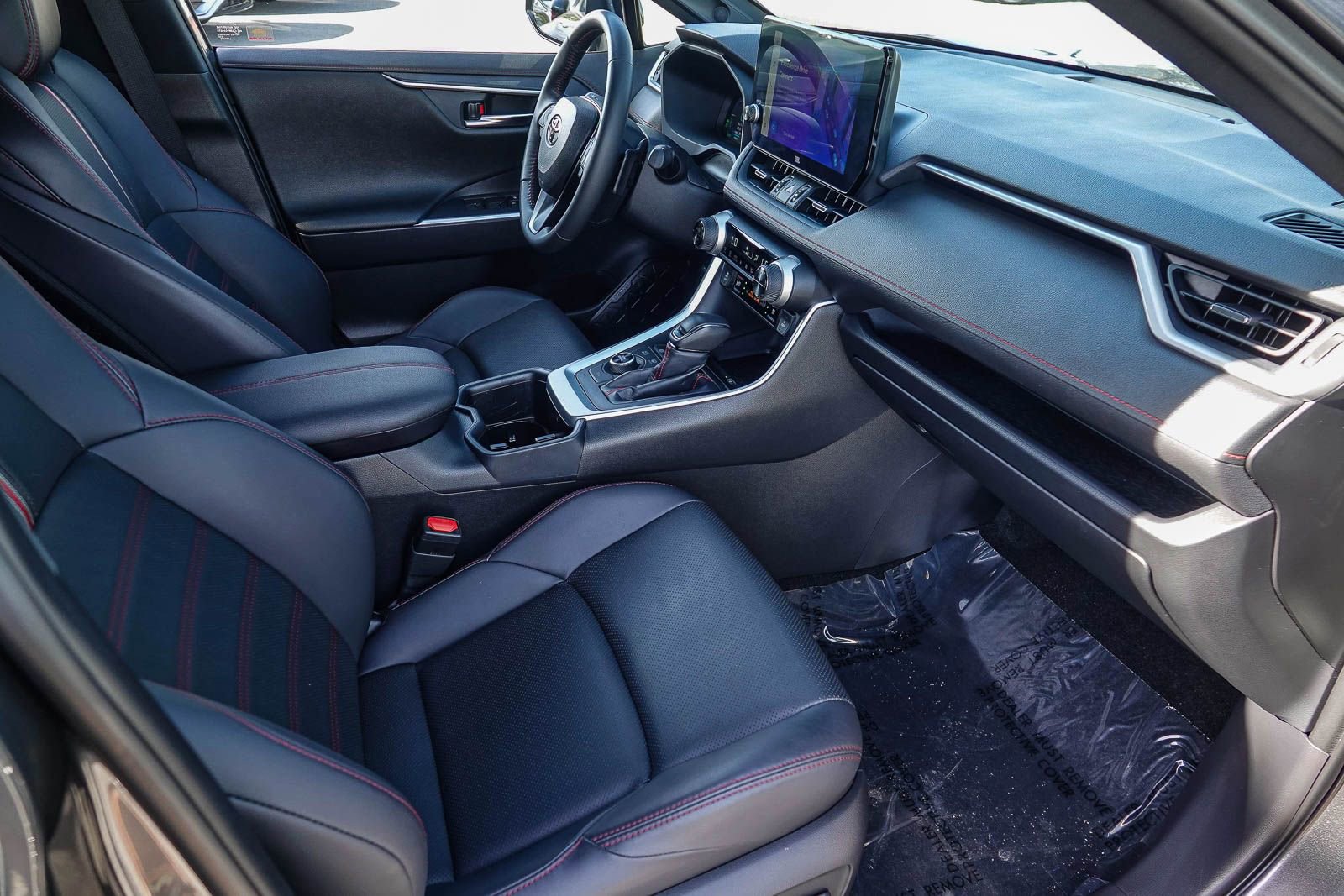 Used 2024 Toyota RAV4 XSE w/ Premium Package image 16