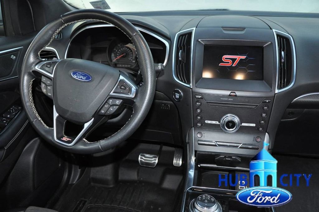 Used 2019 Ford Edge ST image 19