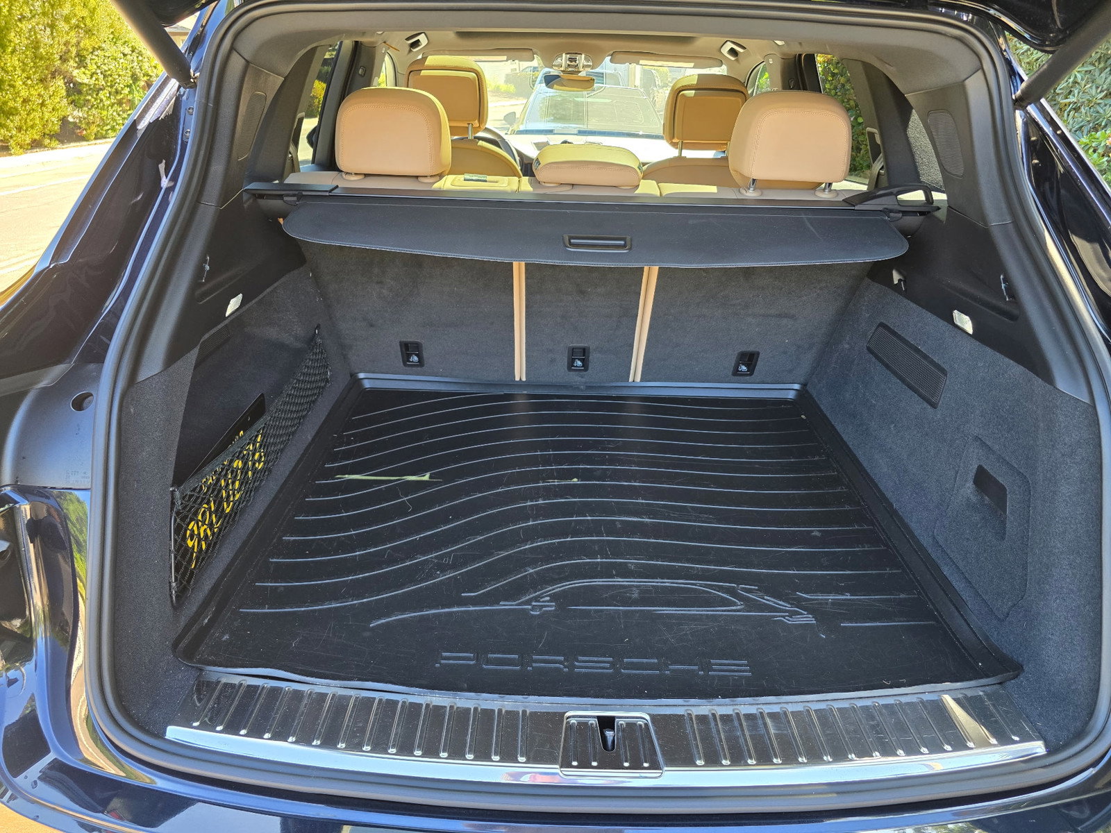 Used 2022 Porsche Cayenne Platinum Edition w/ Premium Package Plus image 42