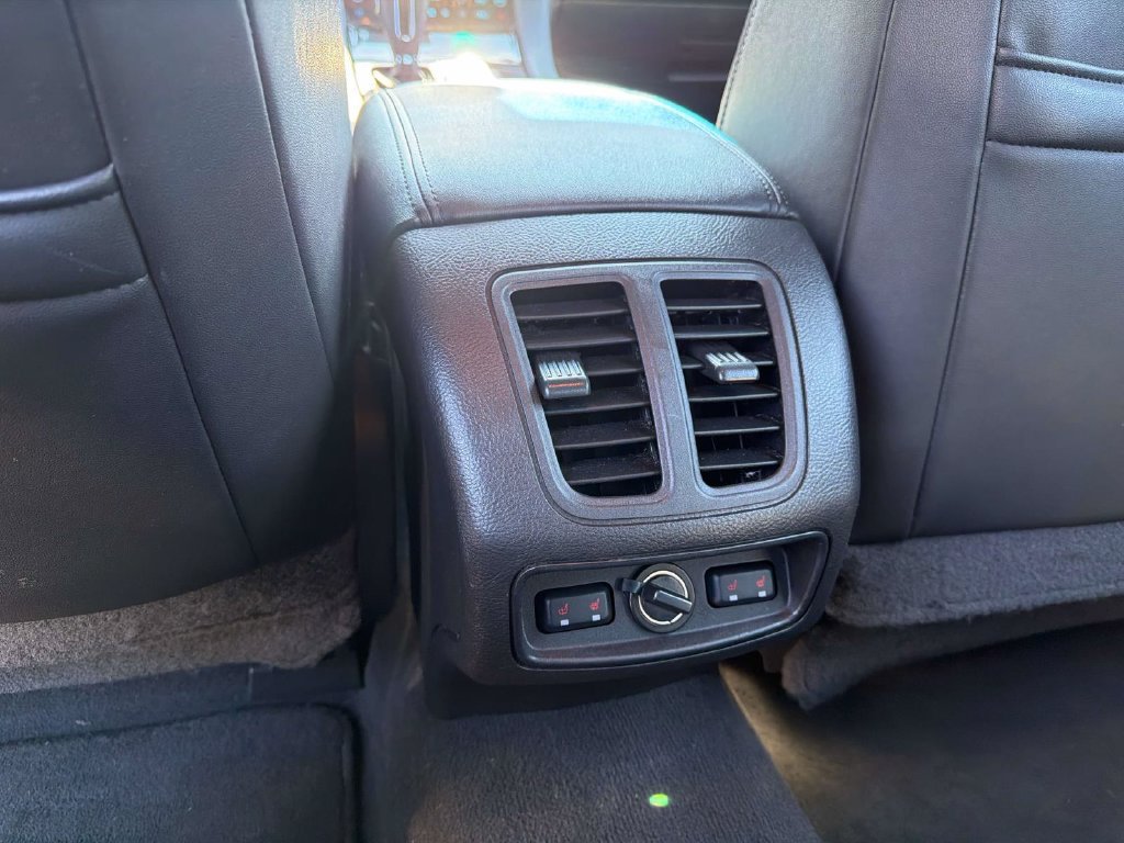 Used 2019 Ford Taurus Limited FWD image 17