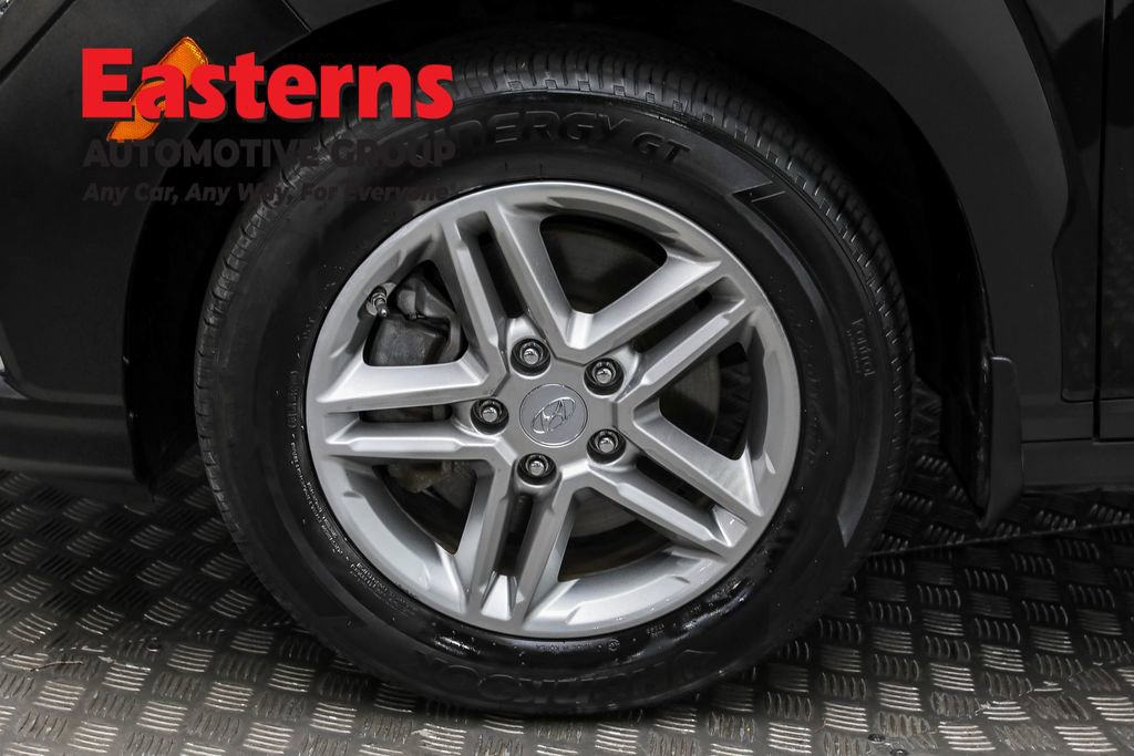 Used 2022 Hyundai Kona SE w/ Winter Weather Package image 55