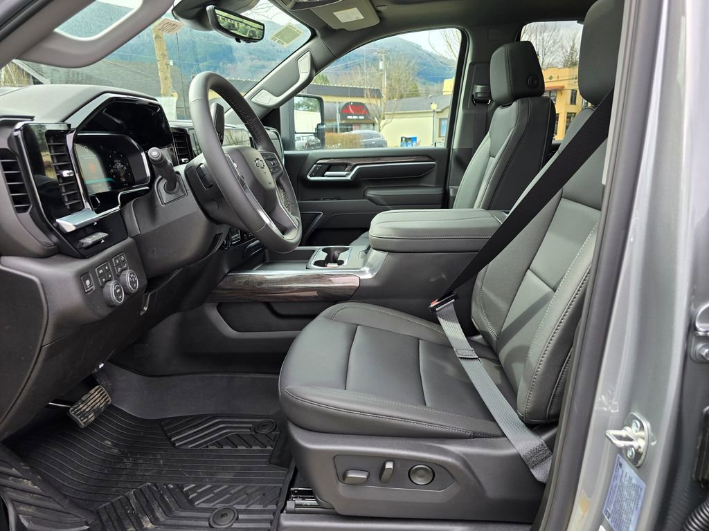 New 2026 Chevrolet Silverado 3500 LTZ w/ LTZ Plus Package image 23