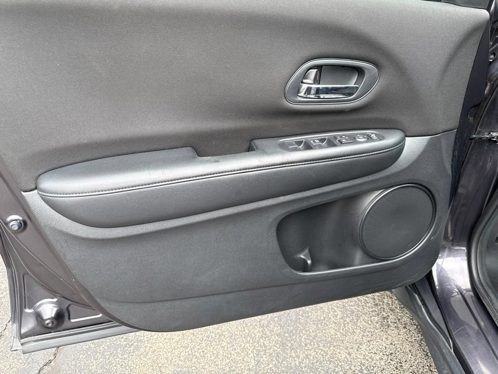 Used 2017 Honda HR-V LX image 19